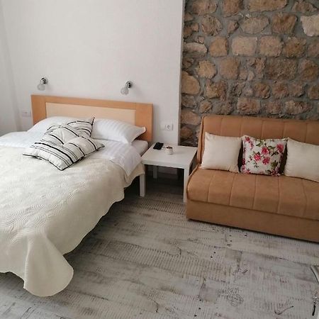 Vila Mira トレビニエ エクステリア 写真